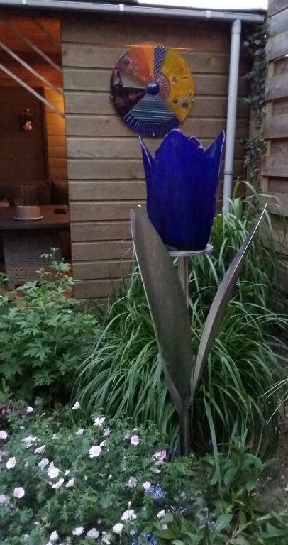 "TULP" € 850,= 